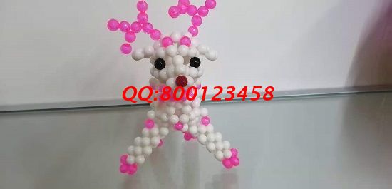 8月17日，找正規(guī)可靠的手工活加工項(xiàng)目，手工之家的手工活代理加工項(xiàng)目造福了很多人，圖為勵(lì)志珠珠繡串珠小飾品實(shí)拍