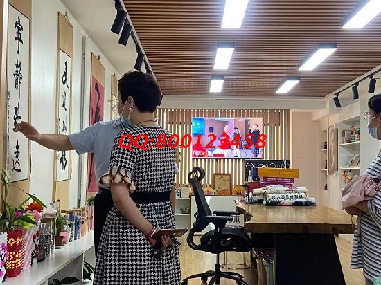 8月23日，材料有保障，拿回家做的手工活，在家做手工活掙錢選非遺手工勵(lì)志珠珠繡是有道理的，圖為手工之家接待考察加工人員剪影