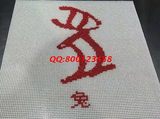 8月28日，付出就有收獲，珠繡可以帶回家做的手工活簡(jiǎn)單好做、收入有保障，很適合大家，圖為勵(lì)志珠珠繡串珠成品實(shí)拍