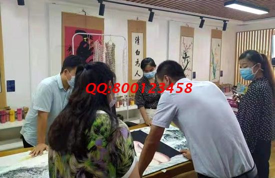 9月11日，把手工活拿回家做，選擇勵(lì)志珠珠繡外發(fā)手工活，因?yàn)檫@是對(duì)非遺傳統(tǒng)手工的傳承和創(chuàng)新，圖為手工之家接待考察合作加工客戶剪影