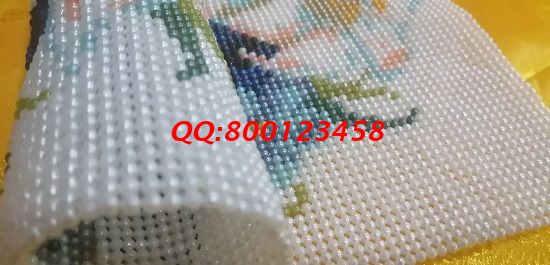 9月15日，前期培訓(xùn)到位，驗(yàn)收標(biāo)準(zhǔn)明確，手工之家這個(gè)拿回家做的手工活這樣保證產(chǎn)品合格，圖為勵(lì)志珠珠繡成品細(xì)節(jié)實(shí)拍