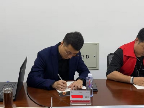 10月5日，想接正規(guī)廠家的手工活，手工活代加工項(xiàng)目，大家選擇這個(gè)可信可靠的珠繡手工，圖為手工之家第五期優(yōu)秀繡娘培訓(xùn)會(huì)剪影