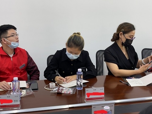 10月5日，想接正規(guī)廠家的手工活，手工活代加工項(xiàng)目，大家選擇這個(gè)可信可靠的珠繡手工，圖為手工之家第五期優(yōu)秀繡娘培訓(xùn)會(huì)剪影