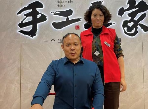 10月7日，正規(guī)可靠，拿回家做的手工活，可以寄到家做的手工活代理加工項(xiàng)目，就選這里，圖為手工之家優(yōu)秀繡娘培訓(xùn)會(huì)剪影