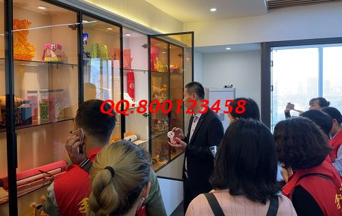 10月10日，加工費(fèi)結(jié)算，這個(gè)正規(guī)手工活外發(fā)加工企業(yè)的手工活代加工項(xiàng)目是這樣的，圖為手工之家優(yōu)秀繡娘培訓(xùn)會(huì)剪影