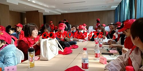 10月11日，想接正規(guī)廠家的手工活，找拿回家做的手工活，看好這兩點(diǎn)，可以放心選擇了，圖為手工之家優(yōu)秀繡娘往期培訓(xùn)會剪影