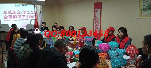 11月27日，可以帶回家做的手工活，手工活代加工，選擇非遺傳統(tǒng)珠繡就對(duì)了，圖為手工之家優(yōu)秀繡娘歷次線下培訓(xùn)會(huì)剪影