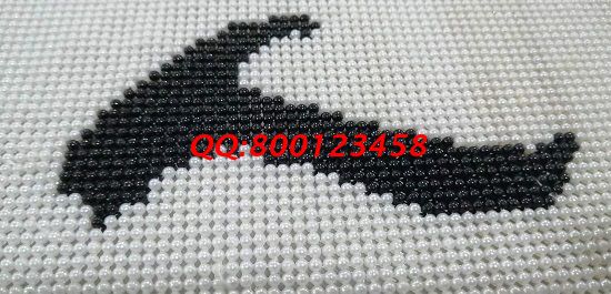 11月1日，考察合作的手工活代理加工項目，在家做手工活掙錢，如何能掙得更多，圖為勵志珠珠繡成品細節(jié)實拍