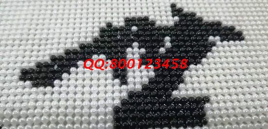 11月1日，考察合作的手工活代理加工項目，在家做手工活掙錢，如何能掙得更多，圖為勵志珠珠繡成品細節(jié)實拍