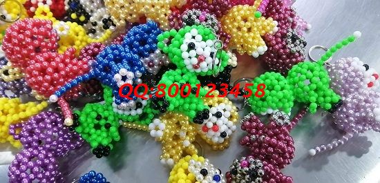 11月5日，想接正規(guī)廠家的手工活，這個(gè)手工活外發(fā)加工項(xiàng)目都要簽訂正規(guī)合同，圖為勵(lì)志珠珠繡串珠飾品實(shí)拍