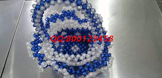 11月6日，在家做手工活掙錢，可以寄到家做的手工活代理加工項(xiàng)目，就選這個(gè)正規(guī)可靠、制度完善的手工之家，圖為勵(lì)志珠珠繡串珠成品實(shí)拍