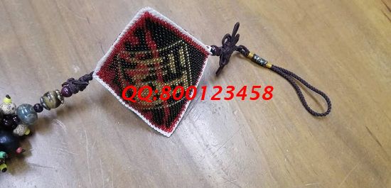 11月10日，想做手工活掙錢，正規(guī)手工活外發(fā)加工項(xiàng)目可以自己做，也可以代理加工，圖為勵(lì)志珠珠繡小飾品成品實(shí)拍