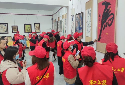 負(fù)責(zé)任，就是好好做珠繡手工事業(yè)--- --- 記手工之家優(yōu)秀代理加工補貼政策之優(yōu)秀代理楊女士