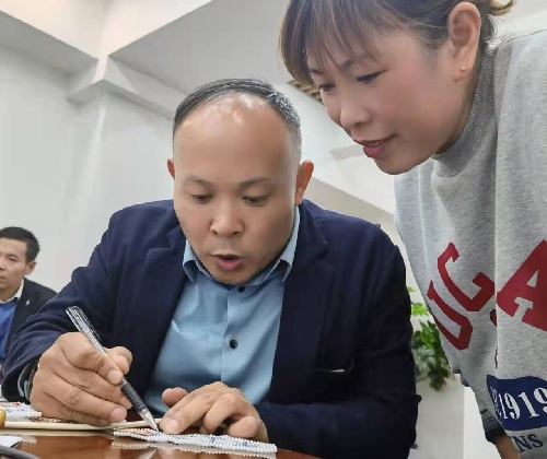 返鄉(xiāng)創(chuàng)業(yè)，開珠繡手工工作室是她的選擇--- --- 記手工之家優(yōu)秀代理加工補貼政策之優(yōu)秀代理焦女士