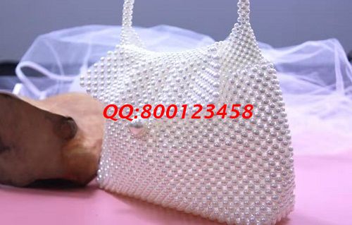 11月17日，做手工活掙錢，可靠穩(wěn)定，簡單好做的珠繡串珠手工活也需要大家認真去做，圖為勵志珠珠繡串珠成品（新款珠包）實拍