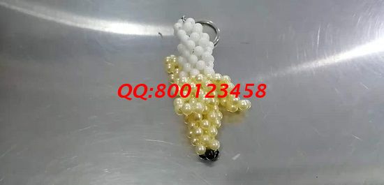 12月13日，拿回家做的手工活，珠繡串珠外發(fā)手工活衛(wèi)生安全，很多人都選擇，圖為勵(lì)志珠珠繡串珠產(chǎn)品實(shí)拍(圖3)