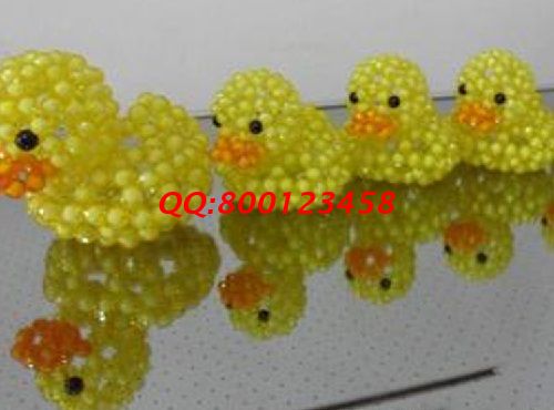 2月8日，手工活兼職，手工活接單，可以寄到家做的手工活選手工之家的珠繡串珠手工，圖為勵(lì)志珠珠繡串珠產(chǎn)品實(shí)拍