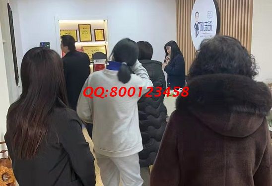 2月18日，家庭手工加工活回收，可以拿回家做的手工，來手工之家手工活接單平臺(tái)，圖為手工之家接待加工客戶現(xiàn)場(chǎng)考察合作剪影