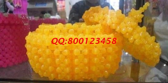 2月25日，手工活拿回家做，考察全面了解，手工之家的珠繡串珠外發(fā)手工活很適合在家做，圖為勵志珠珠繡串珠加工成品實拍