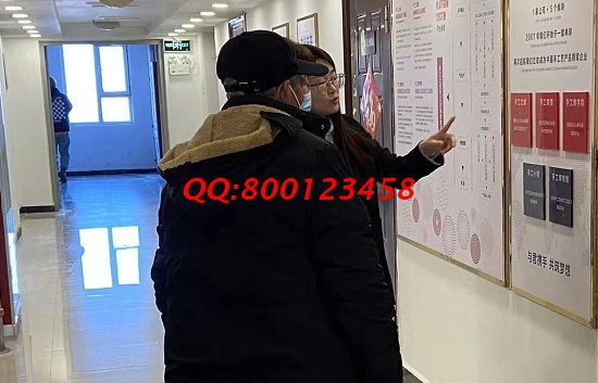 2月28日，農(nóng)村加工手工活項目，做珠繡串珠外發(fā)手工活的農(nóng)民朋友有很多，圖為手工之家接待加工客戶考察合作剪影