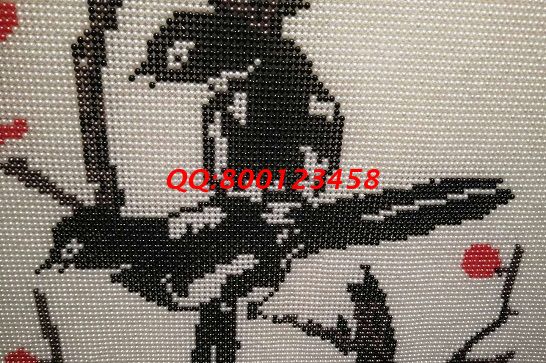 3月4日，想找手工活外發(fā)加工，把手工活拿回來做，選擇手工之家，就要行動、就要好好做，圖為勵志珠珠繡成品細(xì)節(jié)實拍