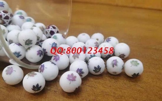 3月5日，手工工藝品在家兼職都能干，可以寄到家做的手工活，很多人選手工之家的珠繡串珠手工，圖為勵志珠珠繡串珠手工多款繡珠剪影