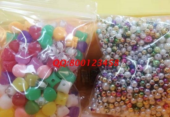 3月5日，手工工藝品在家兼職都能干，可以寄到家做的手工活，很多人選手工之家的珠繡串珠手工，圖為勵志珠珠繡串珠手工多款繡珠剪影