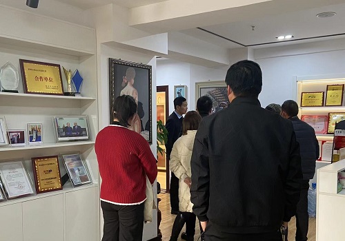 手工帶動(dòng)就業(yè)，讓農(nóng)民有事干、農(nóng)村更美麗 --- --- 記河北大名一鎮(zhèn)村領(lǐng)導(dǎo)一行來(lái)手工之家實(shí)地參觀考察