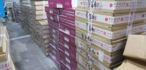 3月14日，純手工活外發(fā)加工，驗收入庫及時、標準明確，十多年的手工企業(yè)手工之家的手工活外發(fā)加工項目讓人放心，圖為倉儲部兩個倉庫日常剪影