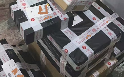 3月14日，純手工活外發(fā)加工，驗收入庫及時、標準明確，十多年的手工企業(yè)手工之家的手工活外發(fā)加工項目讓人放心，圖為倉儲部兩個倉庫日常剪影