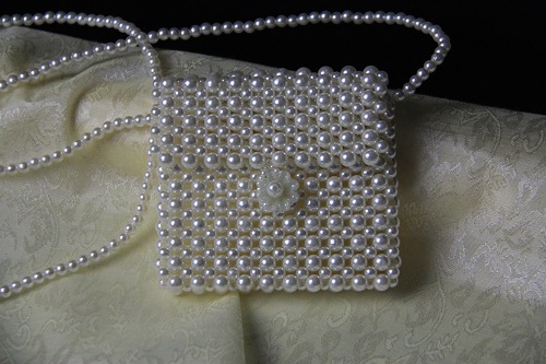 3月20日，正規(guī)手工活外發(fā)回收，長期有活兒的手工活加工項目，就來手工之家，圖為勵志珠珠繡串珠手工產(chǎn)品實拍