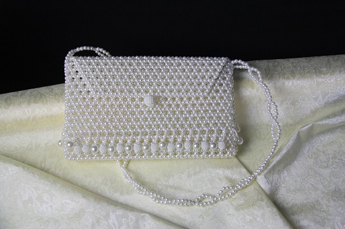 3月20日，正規(guī)手工活外發(fā)回收，長期有活兒的手工活加工項目，就來手工之家，圖為勵志珠珠繡串珠手工產(chǎn)品實拍