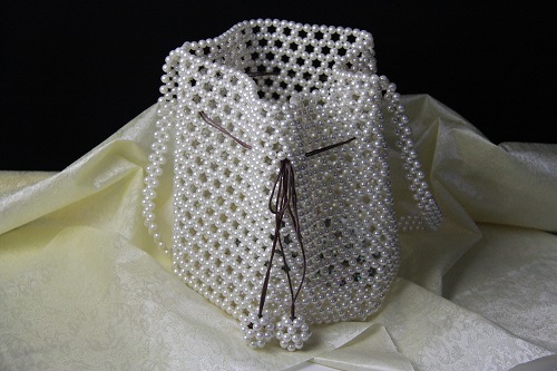 3月20日，正規(guī)手工活外發(fā)回收，長期有活兒的手工活加工項目，就來手工之家，圖為勵志珠珠繡串珠手工產(chǎn)品實拍