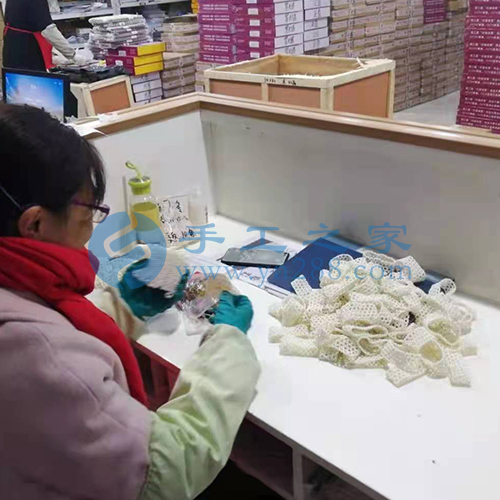 珠繡外發(fā)手工活靠譜又自由，適合人們長期領(lǐng)回家加工掙錢(圖1)
