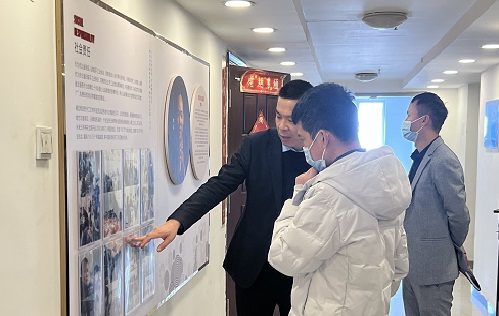 3月23日，想接正規(guī)廠家的手工活，純手工活外發(fā)加工項目，十多年的手工之家有非遺傳統(tǒng)手工珠繡，圖為手工之家接待考察合作加工客戶剪影