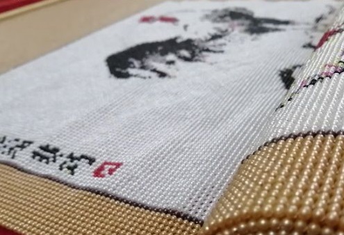 3月25日，可以寄到家做的手工活，在家做手工活掙錢，手工之家的誠(chéng)信不變，圖為勵(lì)志珠珠繡成品細(xì)節(jié)實(shí)拍