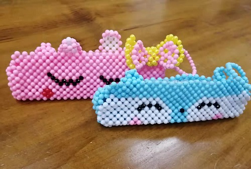 3月26日，在家做手工活掙錢，手工活拿回家做，選擇珠繡串珠，手工之家會一直給予支持，圖為勵志珠珠繡串珠手工產(chǎn)品剪影