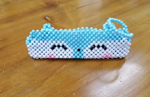 3月26日，在家做手工活掙錢，手工活拿回家做，選擇珠繡串珠，手工之家會一直給予支持，圖為勵志珠珠繡串珠手工產(chǎn)品剪影