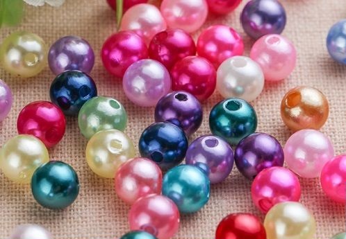 3月28日，手工活加工，手工活外發(fā)，做手工之家的純手工活外發(fā)加工項(xiàng)目該如何提高收入，圖為勵(lì)志珠珠繡手工繡珠剪影