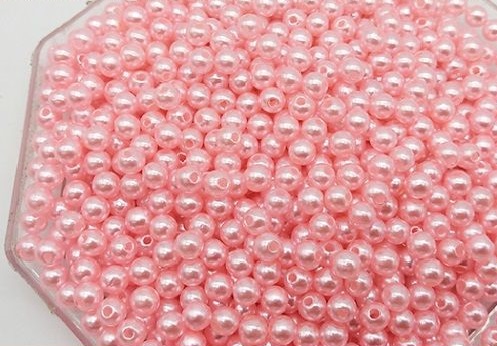 3月28日，手工活加工，手工活外發(fā)，做手工之家的純手工活外發(fā)加工項(xiàng)目該如何提高收入，圖為勵(lì)志珠珠繡手工繡珠剪影