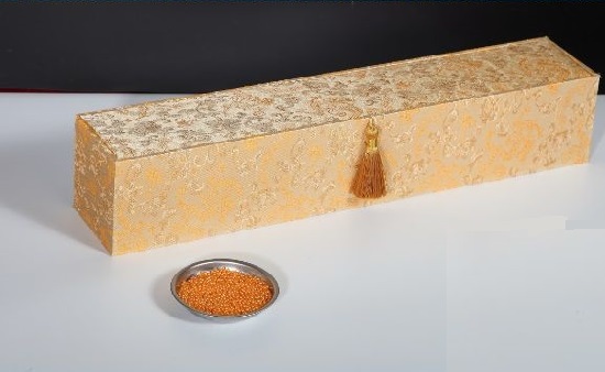 4月1日，手工活在家兼職也能干，這個拿回家做的手工活的珠繡產(chǎn)品怎么用？圖為勵志珠珠繡串珠手工（一款）成品外包裝剪影