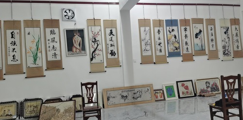 5月3日，手工活接單平臺，手工兼職招聘帶回家做，珠繡產(chǎn)品讓手工之家和加工人員更好共贏，圖為勵志珠珠繡手工產(chǎn)品剪影