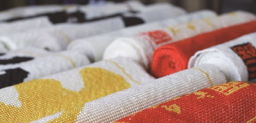 5月3日，手工活接單平臺，手工兼職招聘帶回家做，珠繡產(chǎn)品讓手工之家和加工人員更好共贏，圖為勵志珠珠繡手工產(chǎn)品剪影