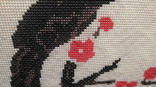 5月10日，網(wǎng)上接手工活的平臺，加工活外放的正規(guī)公司，選擇手工之家外發(fā)手工的人都這樣說，圖為勵志珠珠繡手工產(chǎn)品細節(jié)剪影