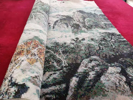 5月14日，在家做的手工活正規(guī)平臺(tái)，拿回家做的手工活，手工之家的珠繡串珠驗(yàn)收標(biāo)準(zhǔn)明確，合作資料里就有，圖為勵(lì)志珠珠繡串珠手工產(chǎn)品剪影