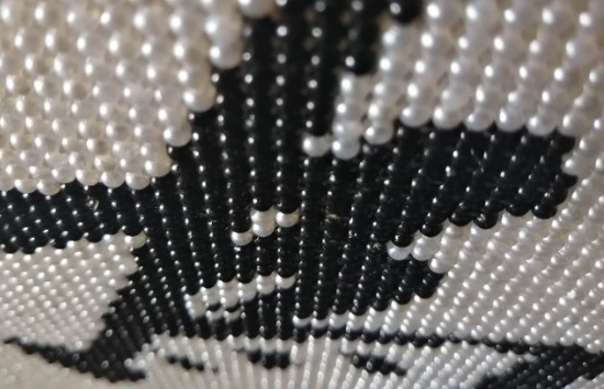 5月16日，可靠的手工活外發(fā)，帶回家做的手工活，手工之家的珠繡串珠手工有了不合格的產(chǎn)品怎么辦，圖為勵志珠珠繡手工產(chǎn)品細節(jié)剪影