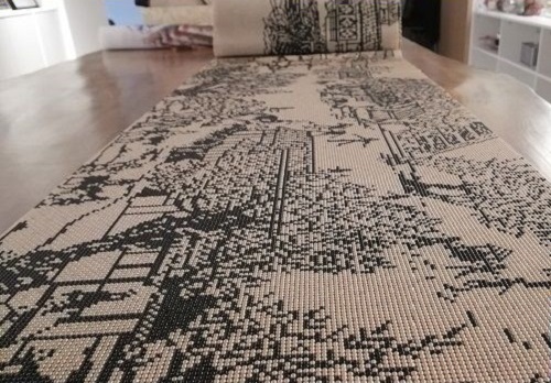 5月17日，在家做的手工活正規(guī)平臺，正規(guī)手工活大批量外發(fā)加工，不斷創(chuàng)新的手工之家給大家發(fā)展的美好前景和希望，圖為勵志珠珠繡手工（清明上河圖）細節(jié)剪影