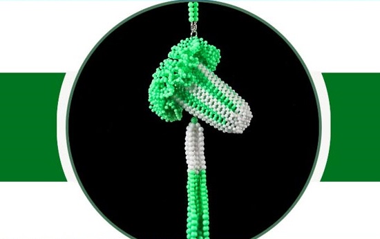 5月24日，可以在家做的手工活，可靠的手工活外發(fā)，做手工之家的珠繡手工活，收入怎么樣？圖為勵志珠珠繡串珠手工產(chǎn)品剪影