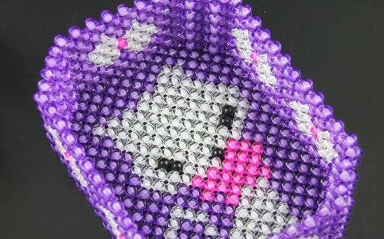 6月3日，正規(guī)純手工活外發(fā)、手工外包發(fā)布平臺，比較之后更知道手工之家的好，圖為勵志珠珠繡串珠手工產(chǎn)品剪影