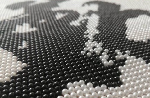 6月6日， 手工活接單平臺，純手工活代加工，用心付出，手工之家與大家一起收獲，圖為勵志珠珠繡手工產(chǎn)品剪影